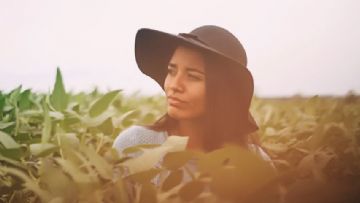 13 Yaşında Translıktan Vazgeçen Cecil ile Soru Cevap