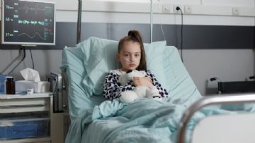 8 yasindaki kiz çocuklari 'transseksüel' ilan edilerek testosterona baslatiliyor