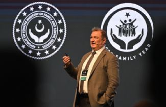 Aile Forumu’nda LGBT Vurgusu: Cinsiyet Değiştirme Ameliyatları Ömrü Kısaltıyor