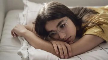Asperger Sendromuna Sahip Bir Annenin, Ayni Sendromdan Muzdarip Çocugu Trans Aktivistlerin Etkisi Altinda Kaldi