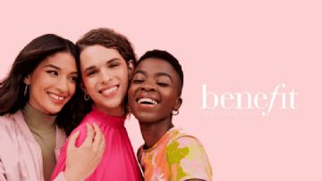 Benefit Cosmetics LGBT'yi Destekliyor mu?