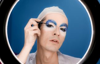 Bir Aile Üyesi Cinsiyet Değiştirdiğinde Aile Neler Yaşar?