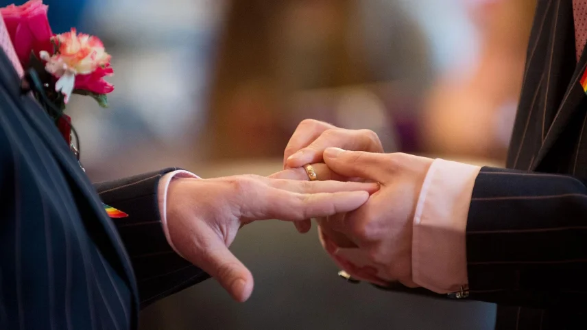 Estonya'da eşcinsel çiftler yılbaşından itibaren evlenebilecek