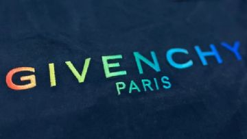 Givenchy LGBT'yi Destekliyor mu?
