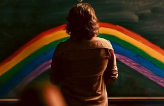 'Kızımın Cinsiyet Değiştirdiğini Öğretmenleri Ona Erkek Olarak Hitap Ettiğinde Öğrendim'