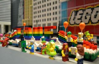 LGBT Destekçisi LEGO, Türkiye’de Eğitimin Bir Parçası mı Oluyor?