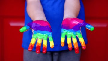 LGBT Dogustan mi Gelir yoksa Çevresel Etkenlerden mi Kaynaklanir?