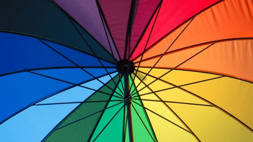 LGBT Temalı Ürünlerin Canlı Renklerinin Ardında Gizlenen İdeoloji