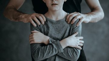 Norveç'te Çocuk Istismari: Trans Pedofile Hapis Yerine Kamu Hizmeti Cezasi