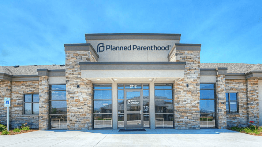 Planlı Ebeveynlik (Planned Parenthood): Tartışmalı Geçmişi ve Günümüze Etkileri
