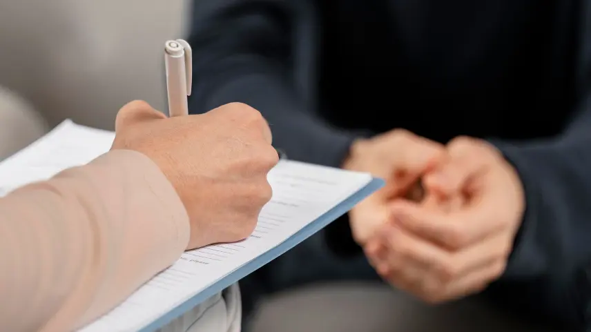 Psikiyatristler cinsiyet disforisinin birden fazla nedenden kaynaklanabileceğini kabul ediyor