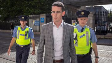 Trans Ideolojiye Karsi Çikan Irlandali Ögretmen Tutuklandi