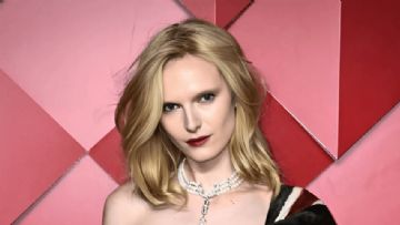 Trans Model Alex Consani Ingiltere'de ''Yilin Modeli'' Seçildi