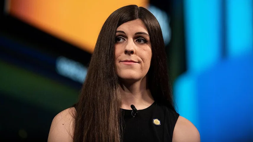 Trans politikacılar seçim zaferlerini kutlarken, transseksüellikten pişman olanlar farklı bir hikaye anlatıyor