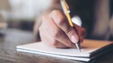 Yitirilen Mutlulugun Pesinde: Endiseli Bir Annenin Bes Günü
