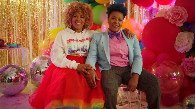 UGG LGBTyi Destekliyor mu